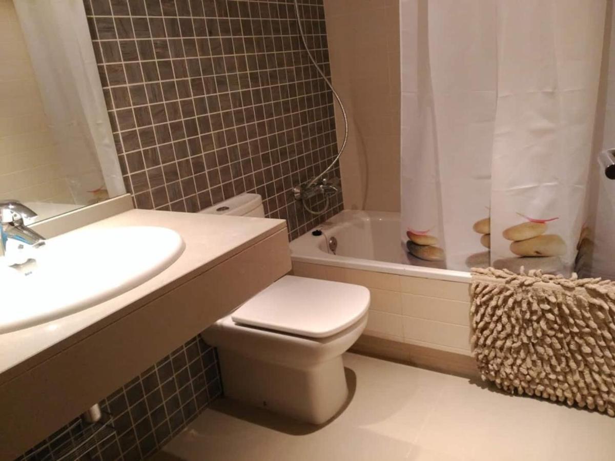 Stylish Flat, 2 Bathrooms And Swimming Pool, Next To The Beach! Sant Adrià de Besòs Exterior foto
